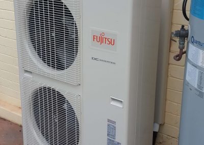 Residential ducted change Over Fujitsu Outdoor unit10kw Stirling